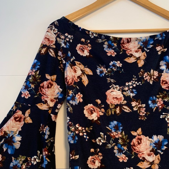 Raggs II Riches | Off Shoulder Floral Shirt - Picture 9 of 14